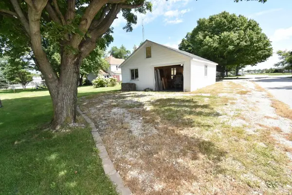 416 S Clinton ST, Boswell, IN 47921