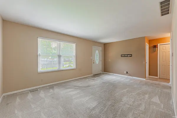 1800 N Colony RD, Evansville, IN 47715