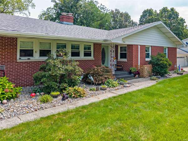 12 Grove Park DR, Columbia City, IN 46725