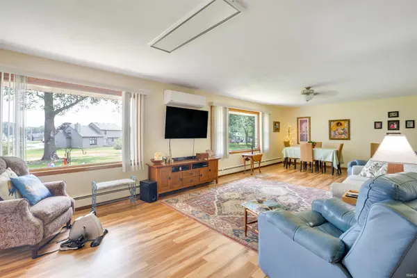 12 Grove Park DR, Columbia City, IN 46725