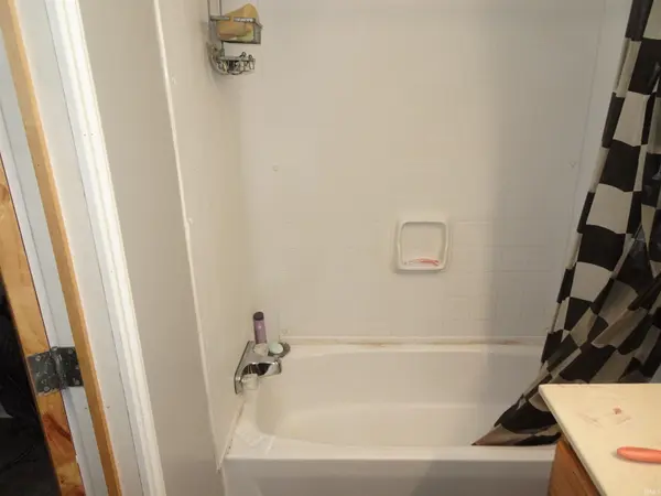 8215 S U.S. 421 ***, San Pierre, IN 46374