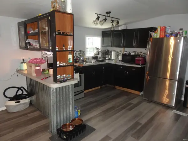 8215 S U.S. 421 ***, San Pierre, IN 46374