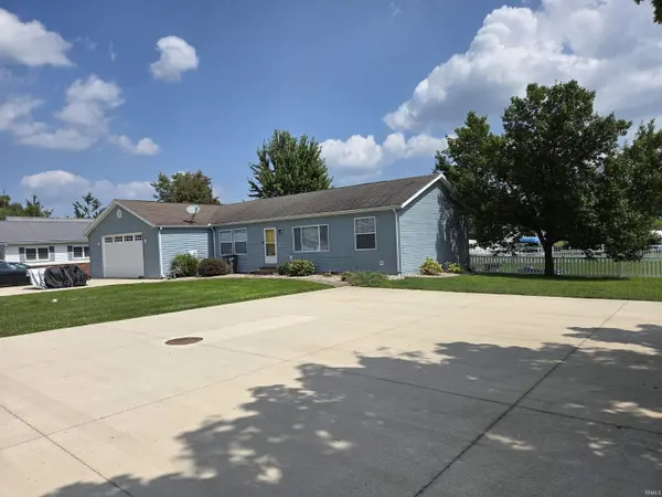 9828 N Lincoln Rd *** #PIER 418-564/565/566, Syracuse, IN 46567