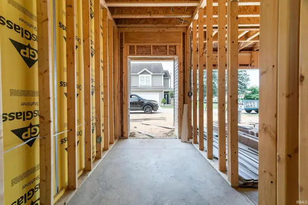 938 Keenan CT, South Bend, IN 46615-3660