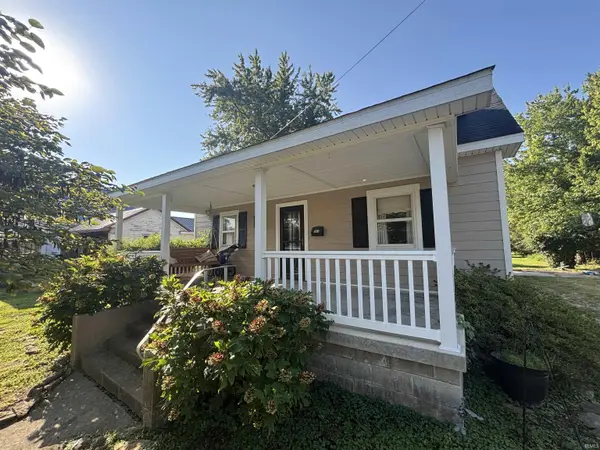 141 E South ST, Sumner, IL 62466