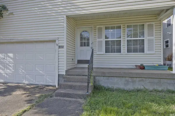 8010 Alexandra LN, Newburgh, IN 47630