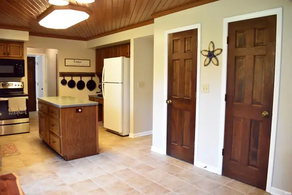 1303 Sanders DR, Auburn, IN 46706