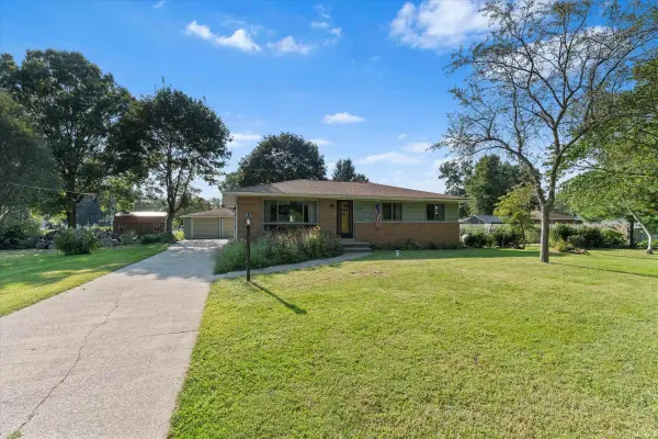 52083 Kenilworth RD, South Bend, IN 46637