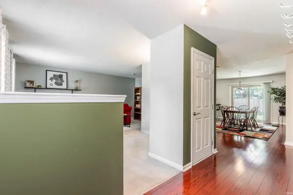 717 Greenfield RD, Evansville, IN 47715