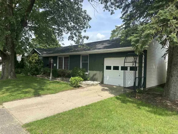 1427 Franklin ST, Rochester, IN 46975