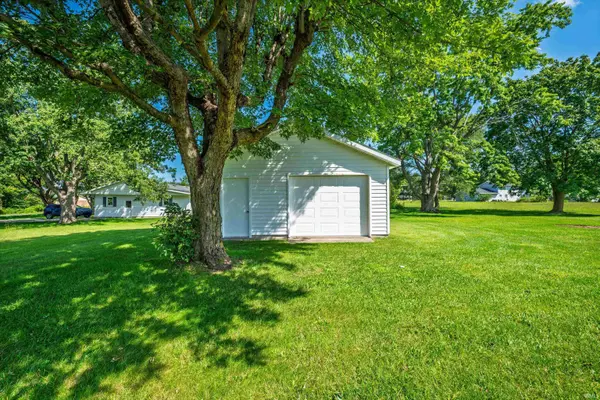 6506 E Piccadilly RD, Muncie, IN 47303