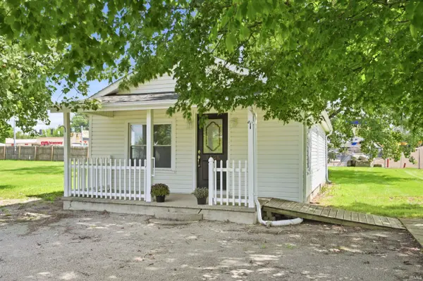 1608 N Cherry ST, Hartford City, IN 47348-1356