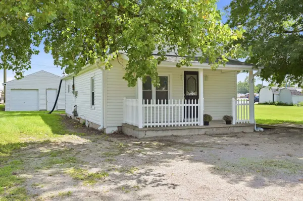 1608 N Cherry ST, Hartford City, IN 47348-1356