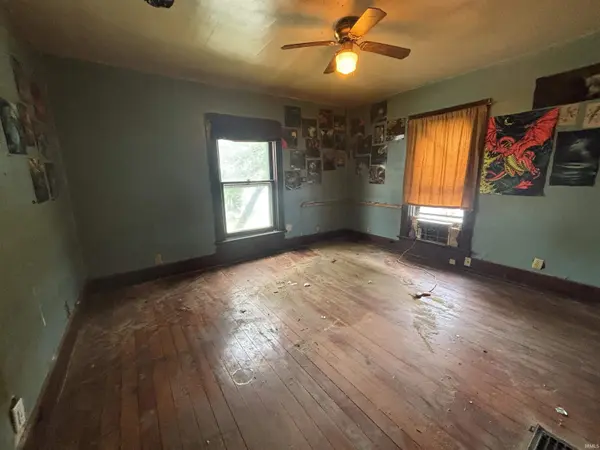 934 Home AVE, Fort Wayne, IN 46807-1626