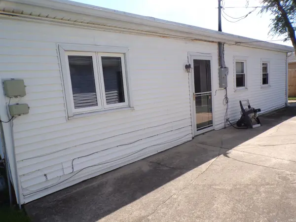 909 N Oxford DR, Marion, IN 46952