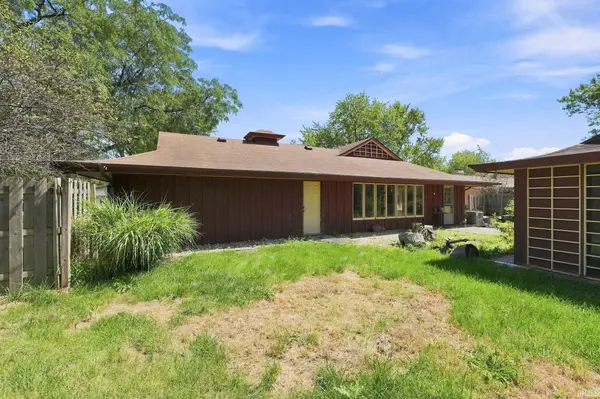 6930 Winnebago DR, Fort Wayne, IN 46815