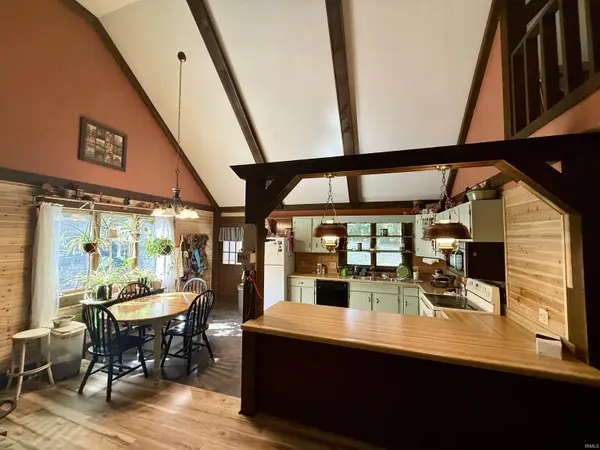 1349 Bellgrade AVE, Loogootee, IN 47553