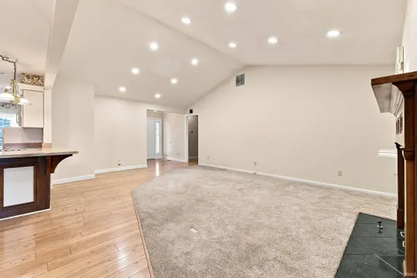 711 Laura LN, Sweetser, IN 46987