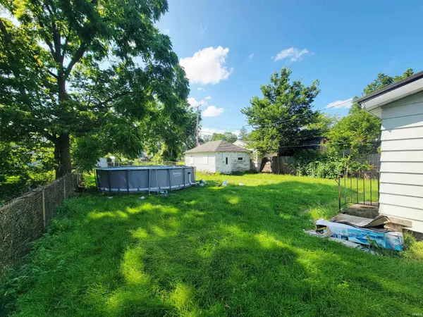 807 Allen ST, South Bend, IN 46616-1244