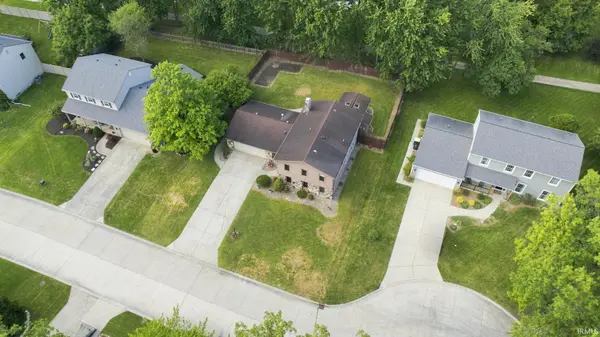 8417 Greenwich CT, Fort Wayne, IN 46835-8313