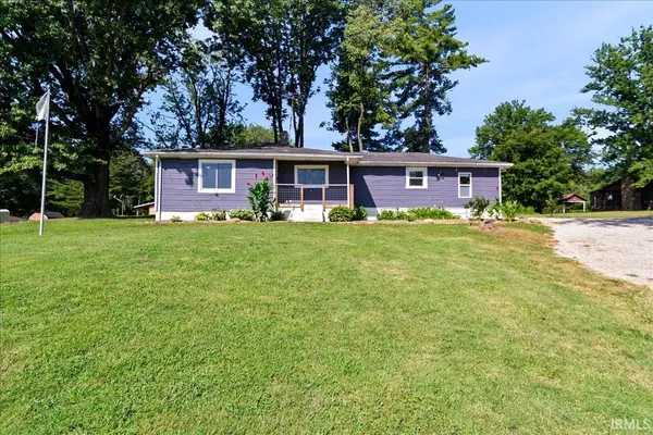 3299 S Pelzer RD, Boonville, IN 47601-8239