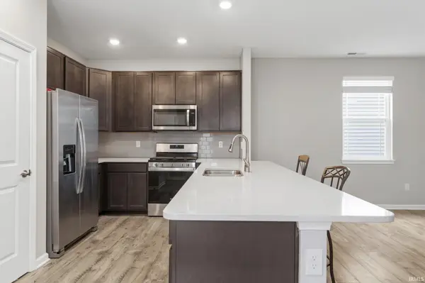 2732 Lamar DR, Whitestown, IN 46075-7521