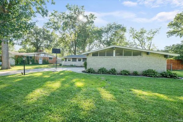 3315 Chancellor DR, Fort Wayne, IN 46815-5929