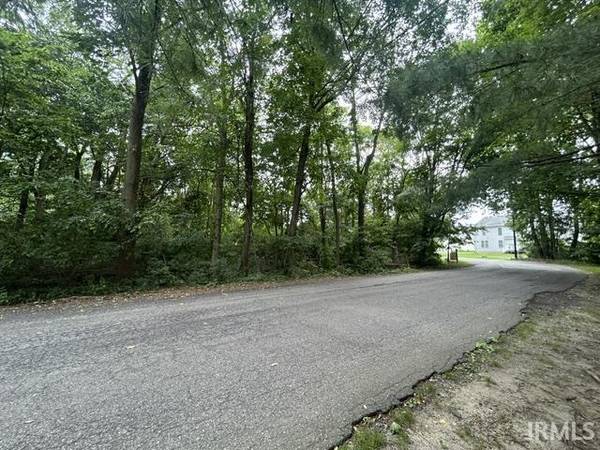 328 Terry LN, Mishawaka, IN 46544