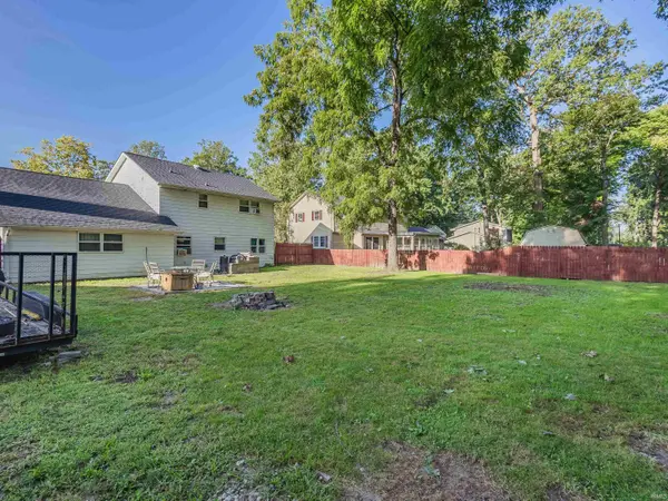 6923 Mowhawa DR, Fort Wayne, IN 46815