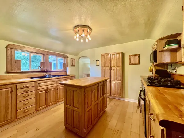 57101 Butternut RD, South Bend, IN 46619-3900