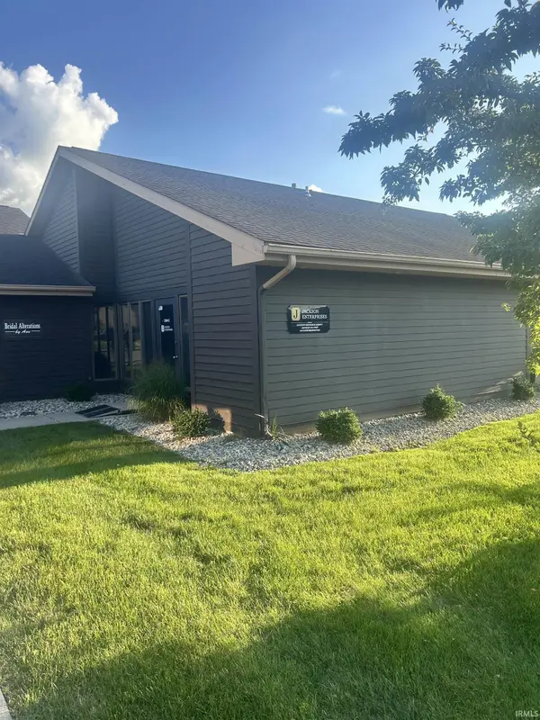 3516 Stellhorn RD, Fort Wayne, IN 46815