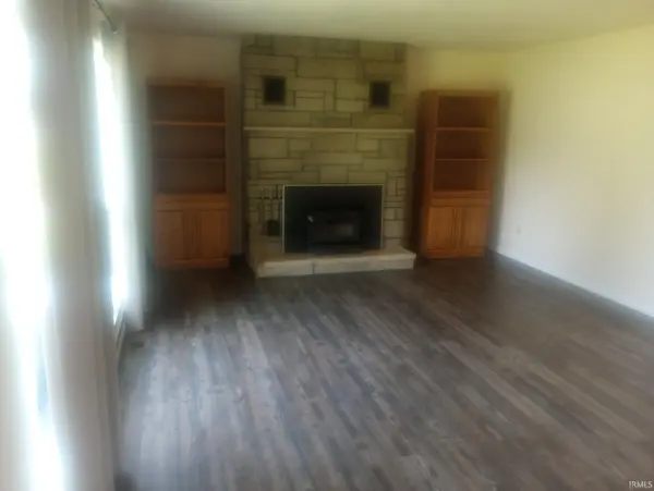 2401 Dellwood DR, Fort Wayne, IN 46803