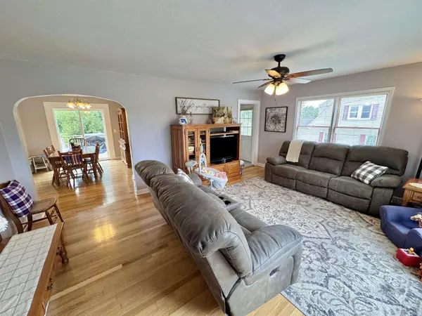 2248 S Wells ST, Vallonia, IN 47281