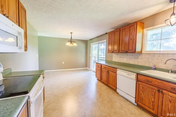 1980 Guthrie RD, Bedford, IN 47421