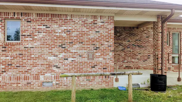 101 N Cross ST, Waveland, IN 47989