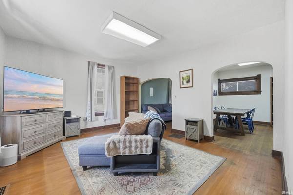212 E 6th ST, Auburn, IN 46706-1842