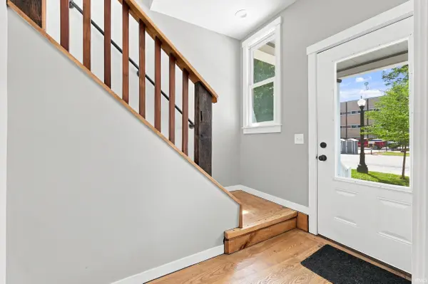 1016 W Washington BLVD #1, Fort Wayne, IN 46802