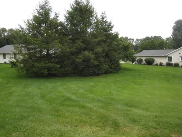 51955 Courtland DR, South Bend, IN 46637