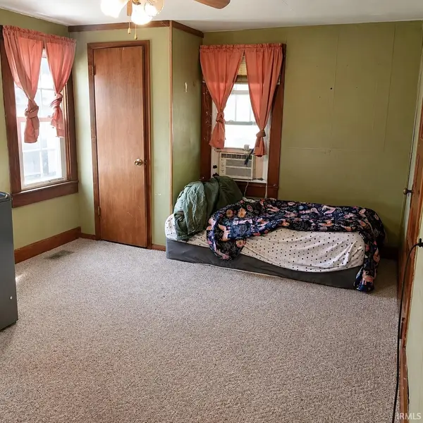 220 12Th ST, Bloomfield, IN 47424-8726