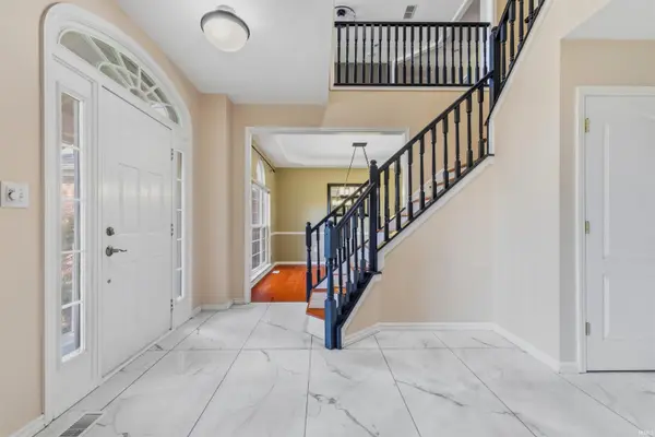 6374 Timberbluff CIR, Avon, IN 46123