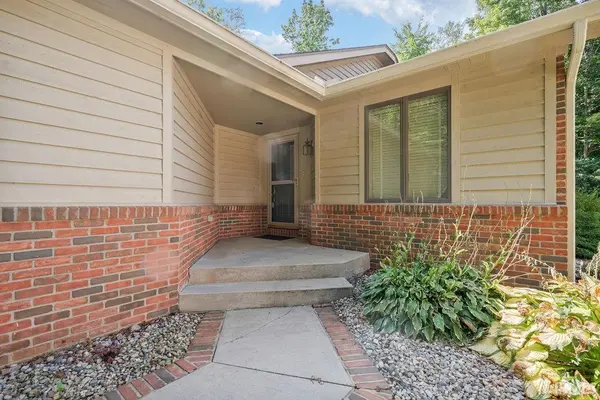 3295 WOODHAVEN TRL, Kokomo, IN 46902