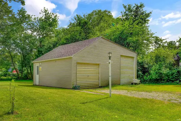 52395 Leland AVE, South Bend, IN 46637-3130
