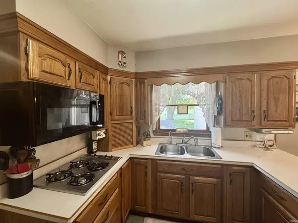 901 Melody LN, Kokomo, IN 46902