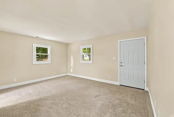 2101 Shadybrook DR, Fort Wayne, IN 46803-2969