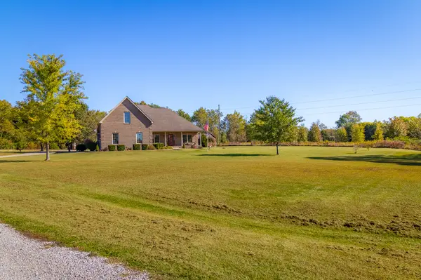 9568 W 300 S, Columbus, IN 47201