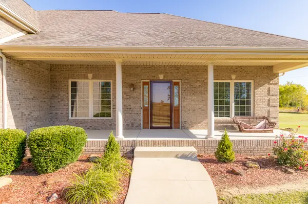 9568 W 300 S, Columbus, IN 47201