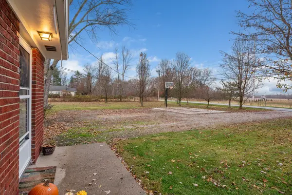 142 S 525 W, Columbus, IN 47201