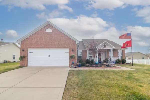 2261 Spring Dipper DR, Greenfield, IN 46140