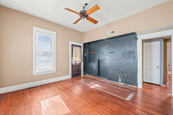 406 W 7th ST, Seymour, IN 47274