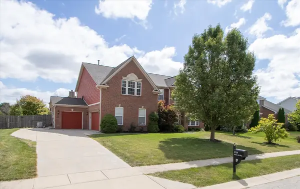 3229 Autumn Ash DR, Zionsville, IN 46077